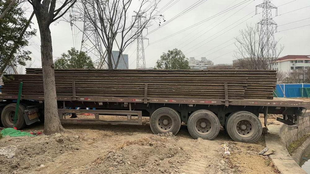 拉森桩